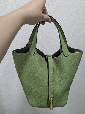 NWOT PICOTIN Style Green Pebbled Leather Tote Bag with Gold Hardware